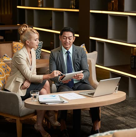 Advisors meeting a client
